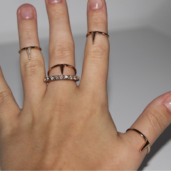 Forever21- Bundle of Gold Rings - Picture 4 of 5